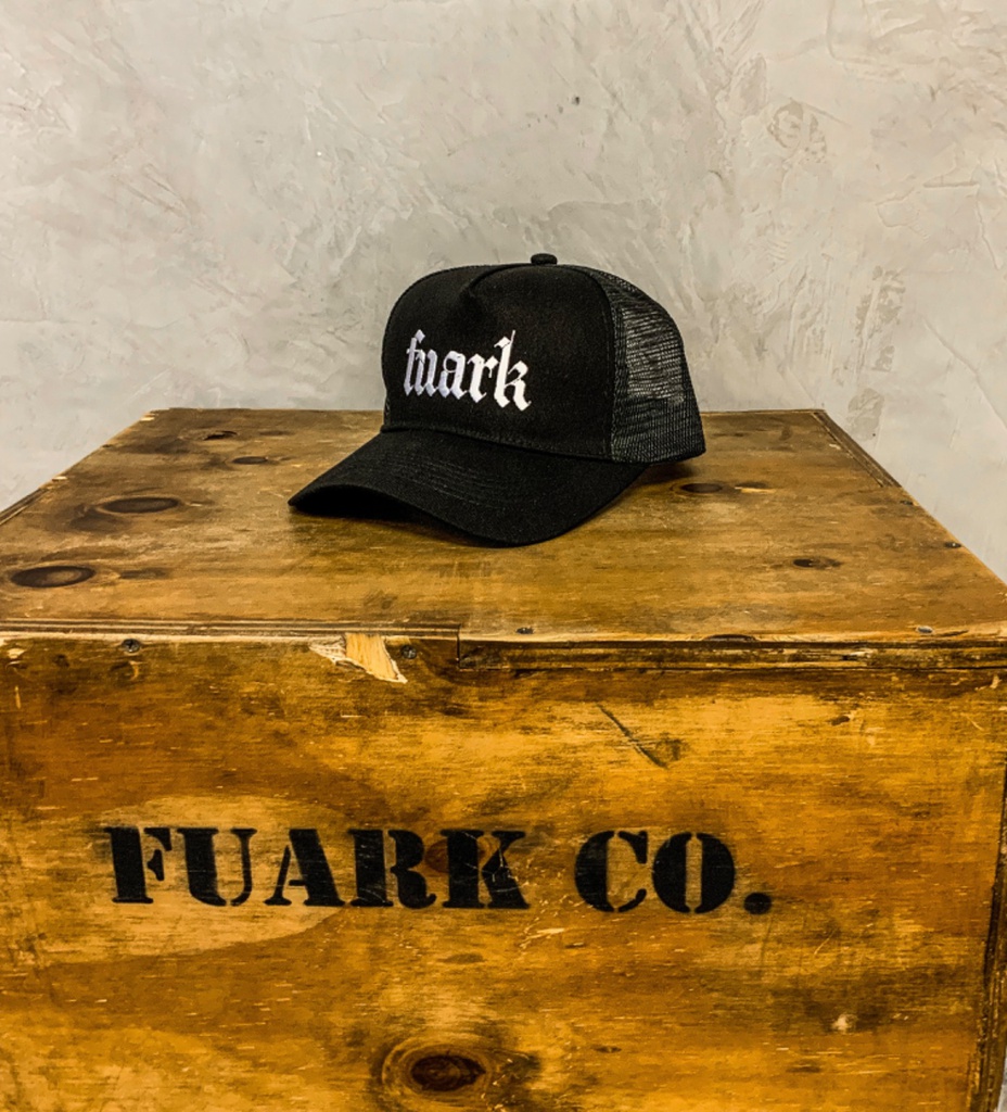 GORRA TRUCKER GOTHIC NEGRO